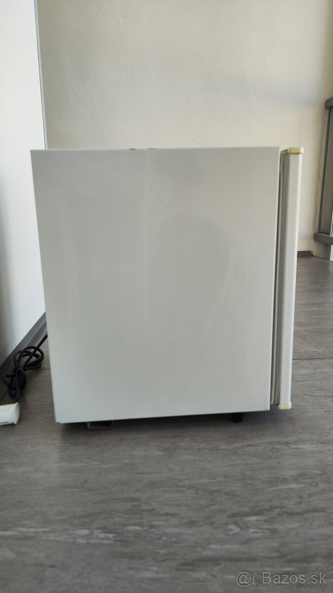 Mini chladnička Daewoo FR-061 - 7