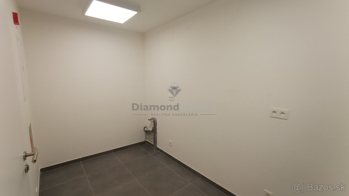 Na prenájom obchodné priestory v budove Orbis Nitra - 7