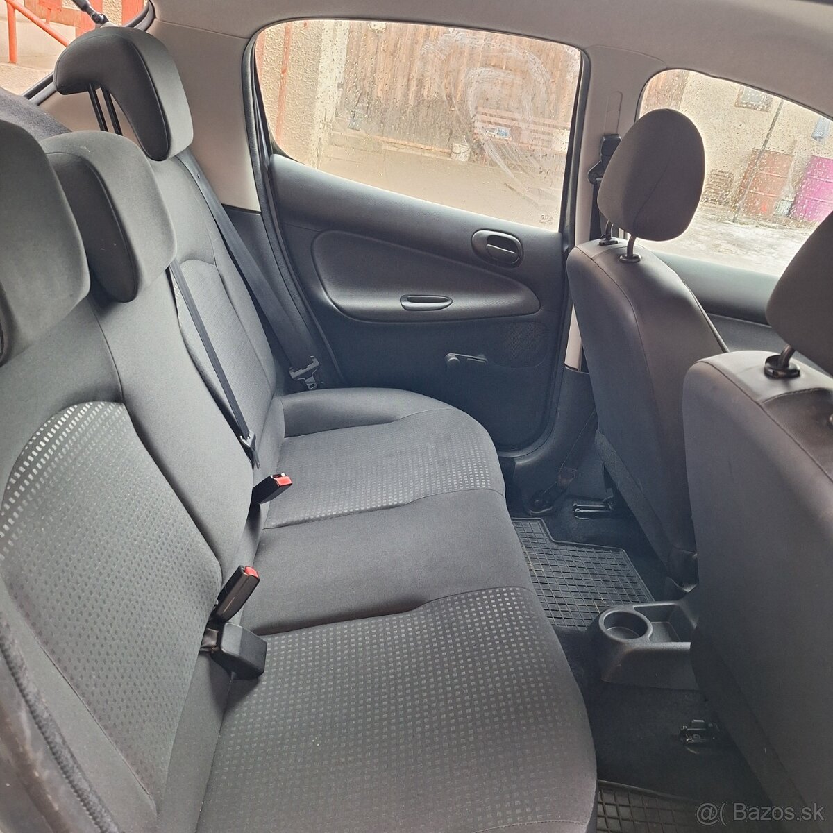 Predám Peugeot 206+ 1.4 benzín - 7