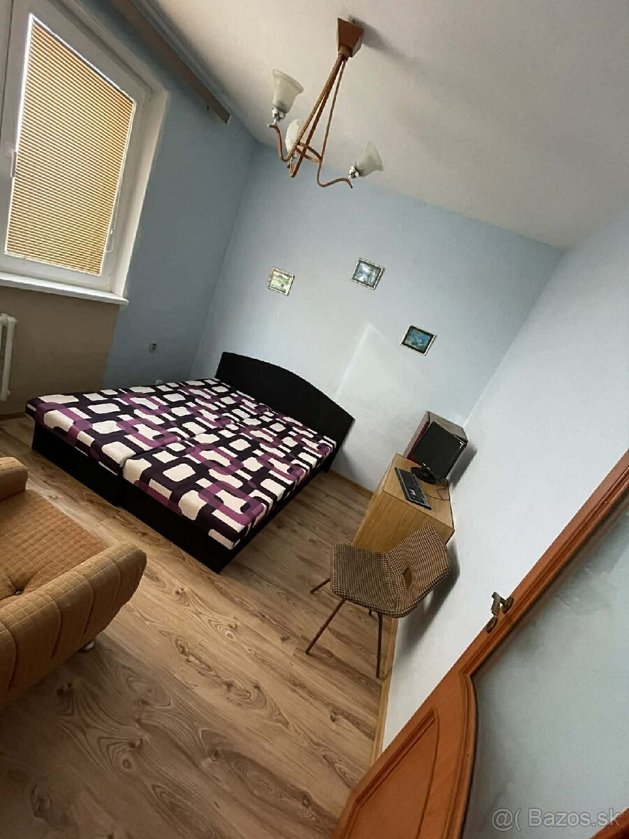 Predám 5 izbový rodinný dom - 7