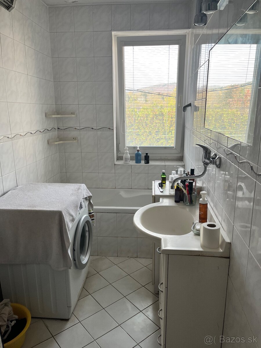 Veľkometrážny , trojizbovy byt v Čachticiach - 7