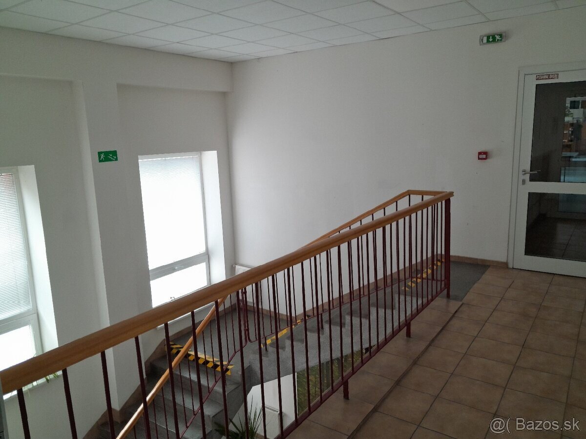 Prenájom kancelárskych priestorov Nitra Vodná ul. - 7