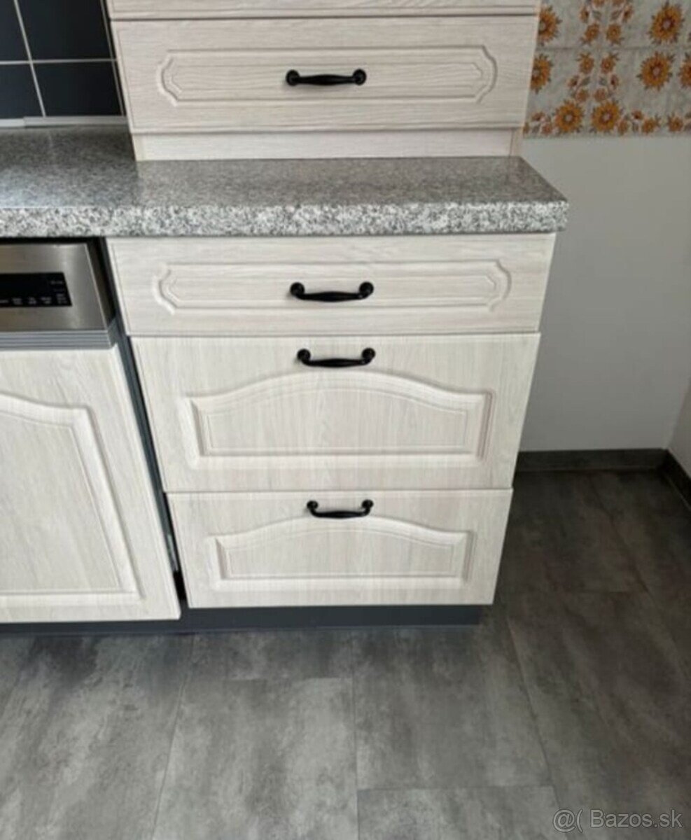 Venkovská kuchyňská linka s vestavěnými spotřebiči,5627 - 7