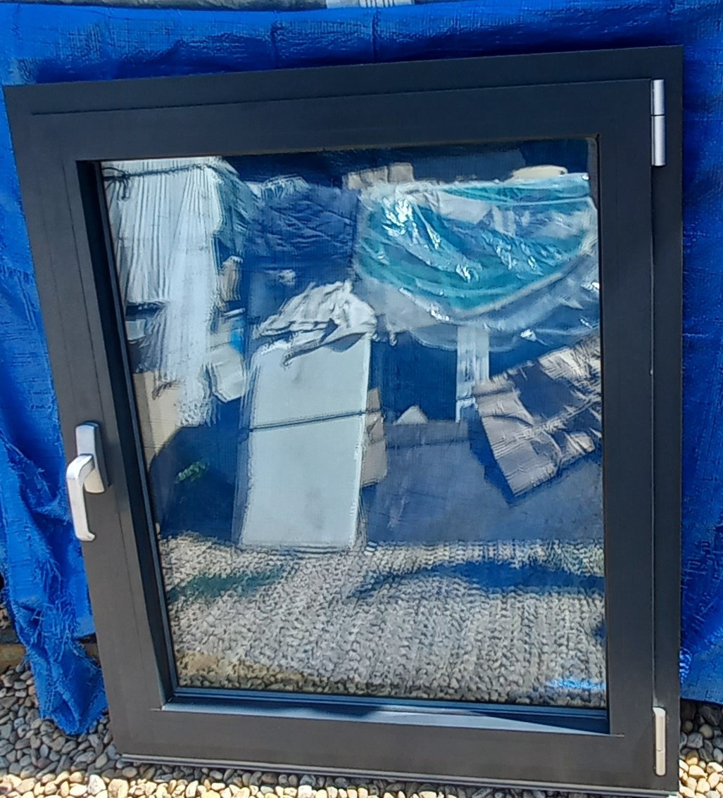 Predám hliníkové okna 100x100, 84x110 , 98x115 ,116x59 - 7