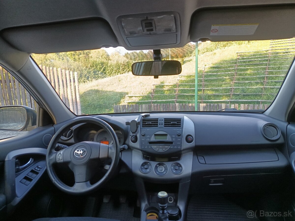 Toyota RAV4 2.2 D4D , 100 r.v.2010, 2x elektróny - 7