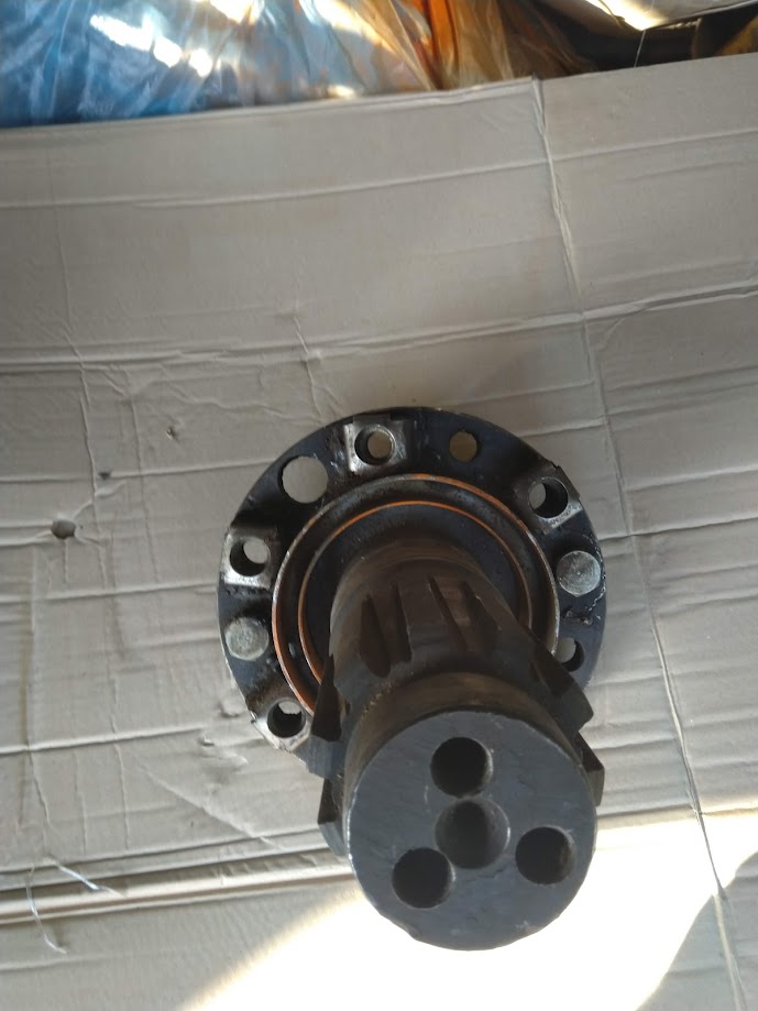 Hnací hriadeľ DT-75 - 7