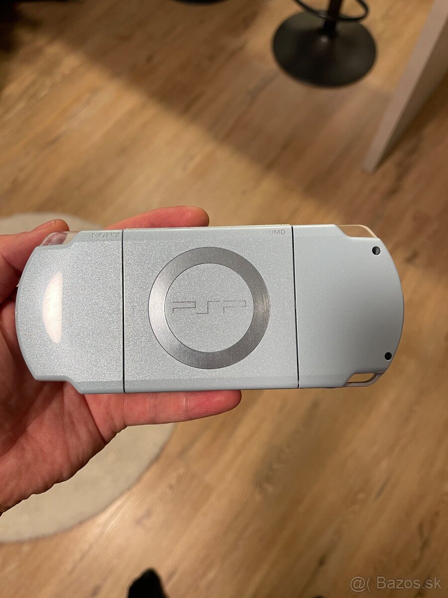 PSP 2000 Felicia Blue - 7