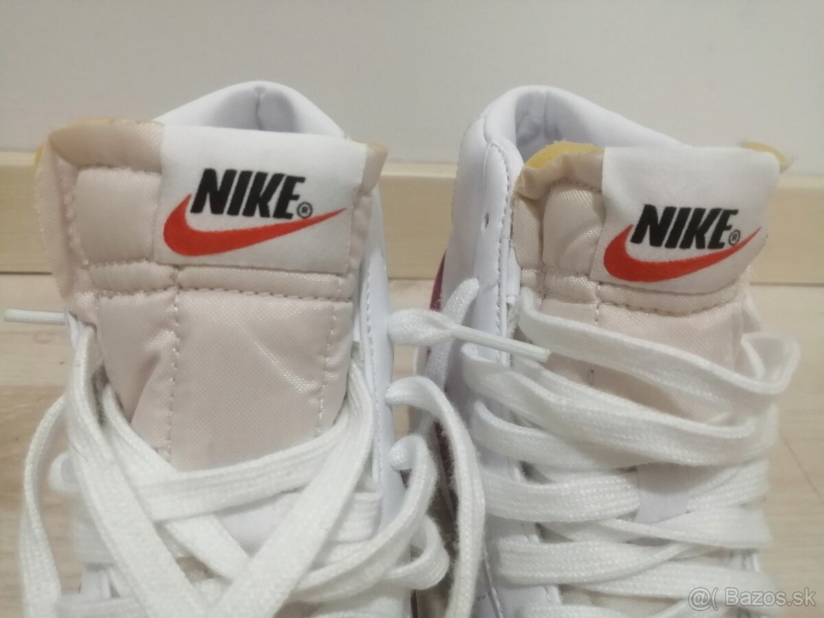 NIKE - 7