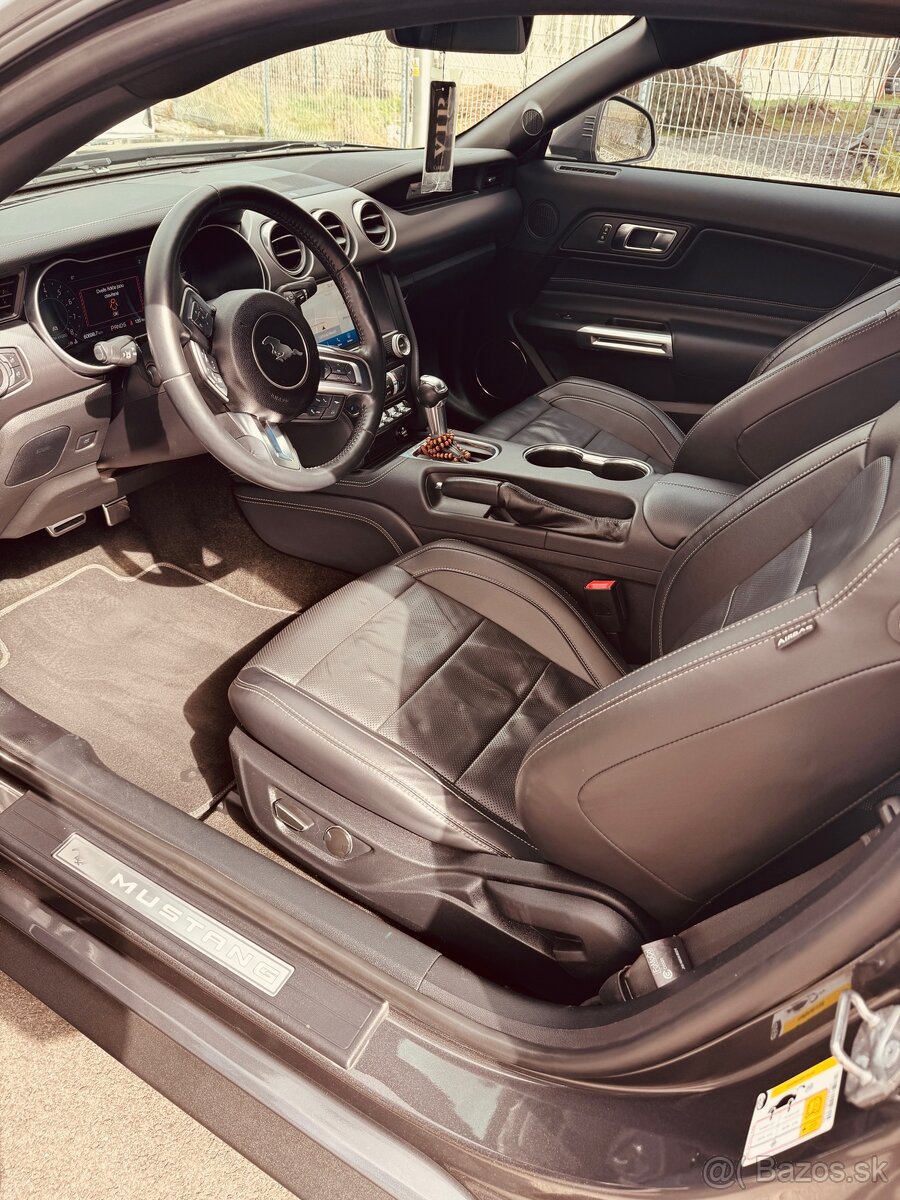 Ford Mustang GT - 7