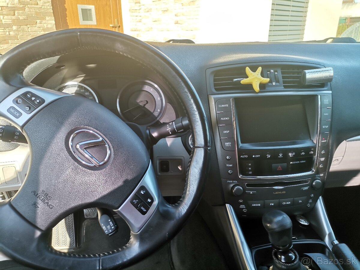 LEXUS IS 200d - 7