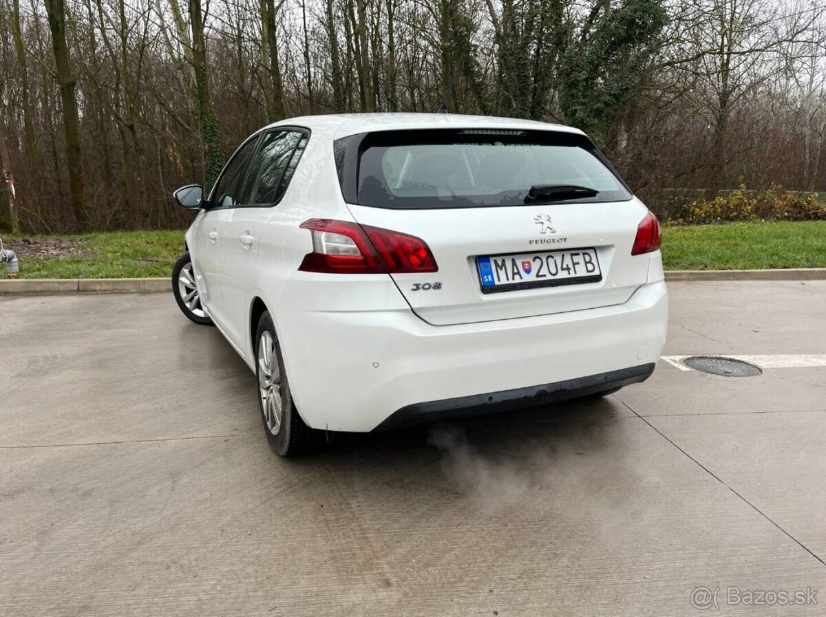 Peugeot 308 1.2 - 7