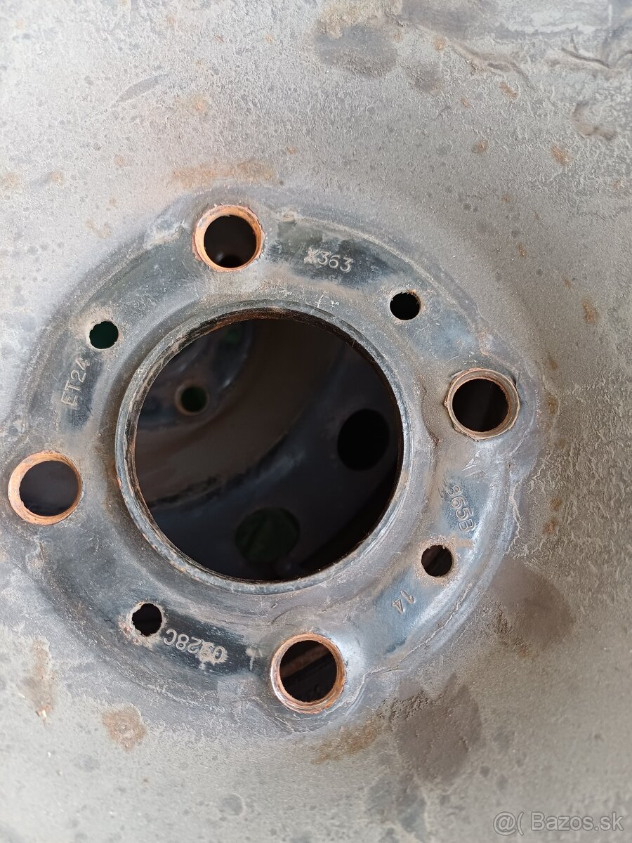 Predam 175/65 R14 + disky + puklice - 7