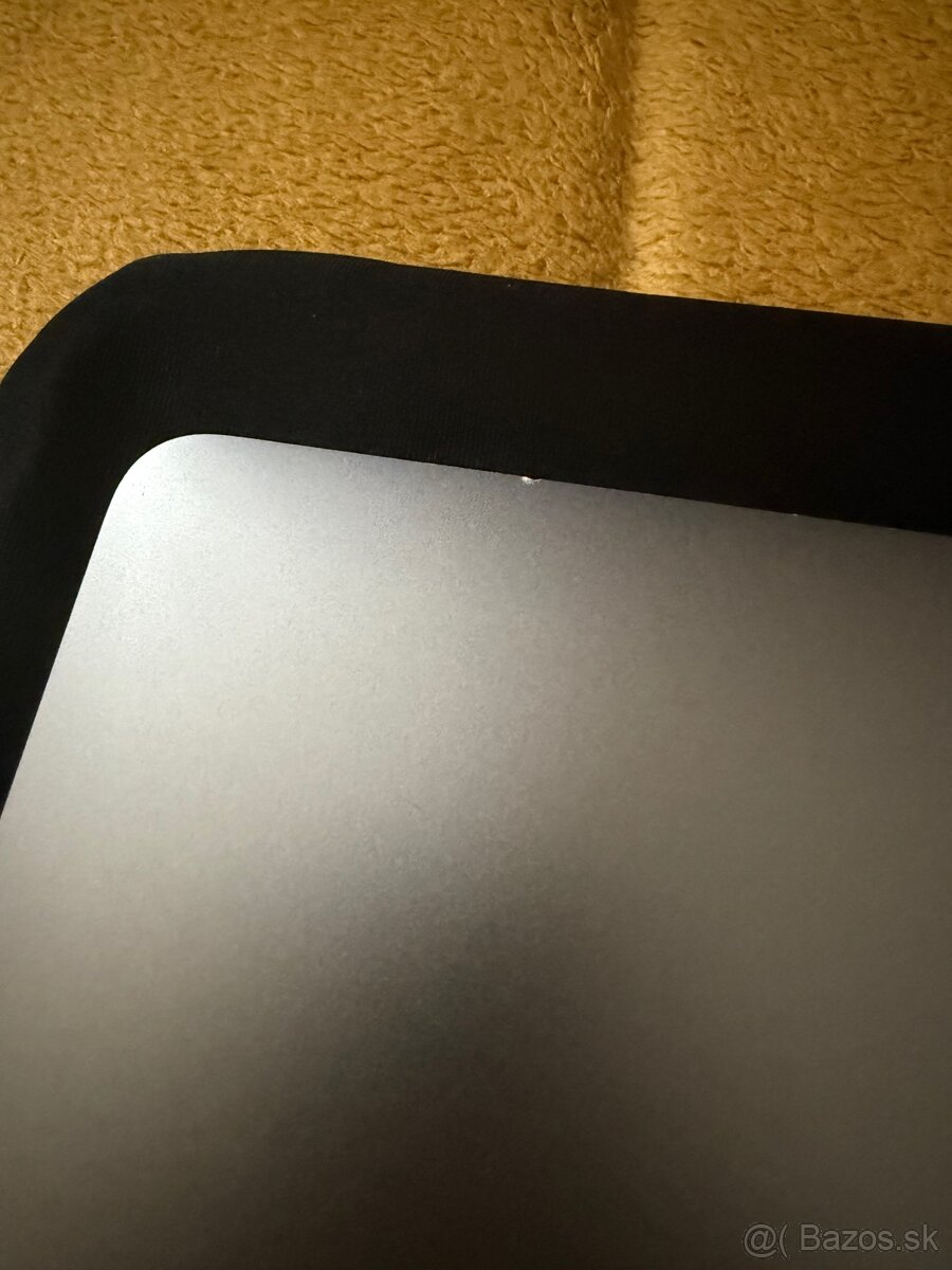 MacBook Pro 13 2017 - výborný stav - 7