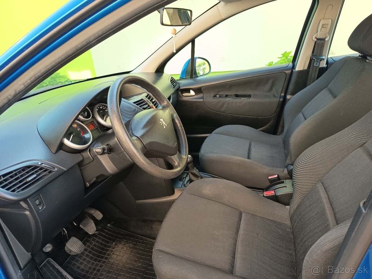 Peugeot 207 1,4 - 7
