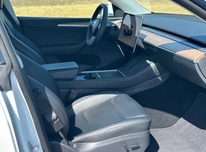 Tesla Model Y 2023 - 7
