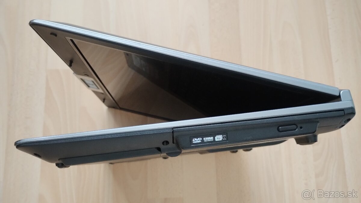 Predám notebook Asus F5N - 7