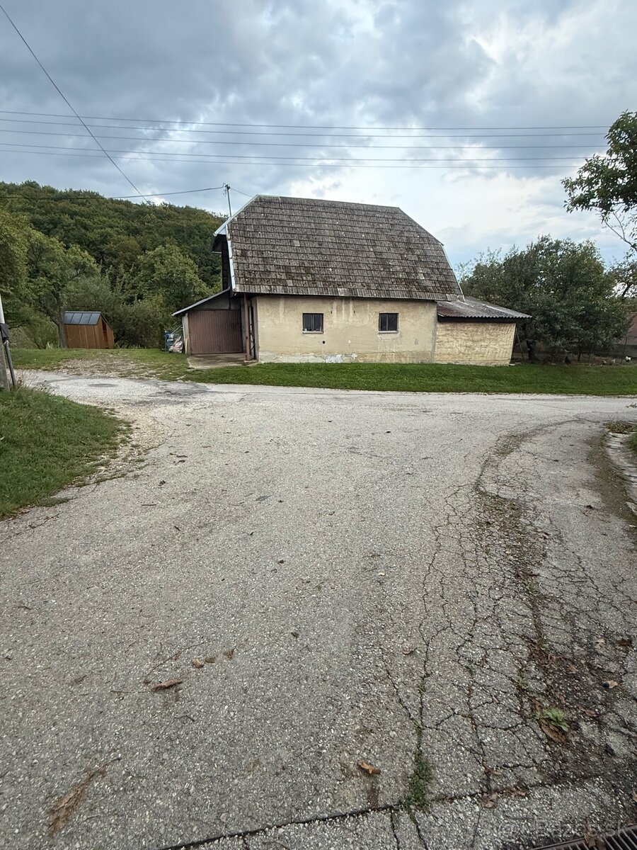 Stavebný pozemok so stodolu - 7