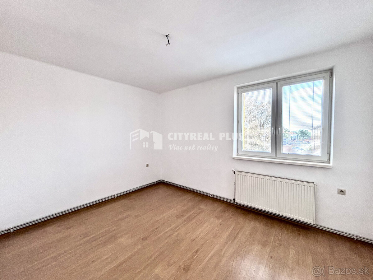 Ponúkame Vám na prenájom 3 izbový byt v centre mesta Nové Zá - 7