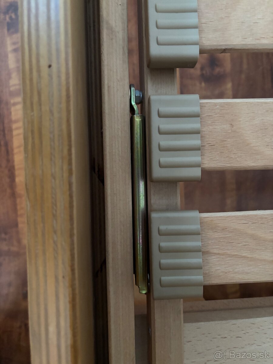 Kvalitná drevená posteľ 150x210 - 7