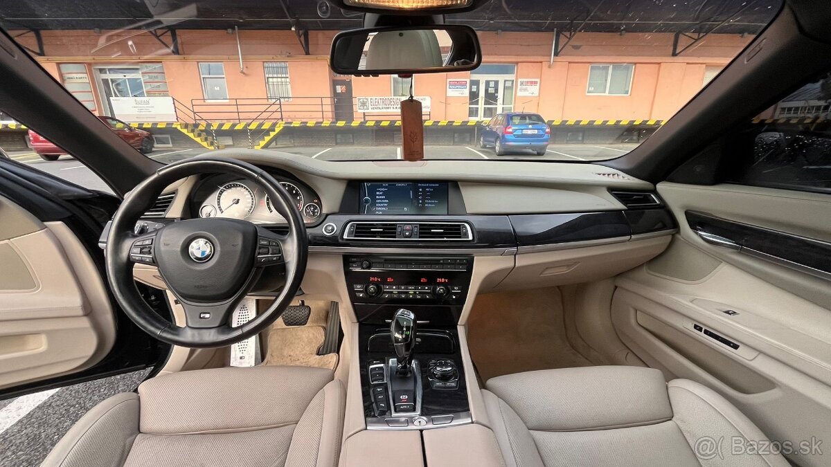 BMW 750Li xDrive F02 - 7