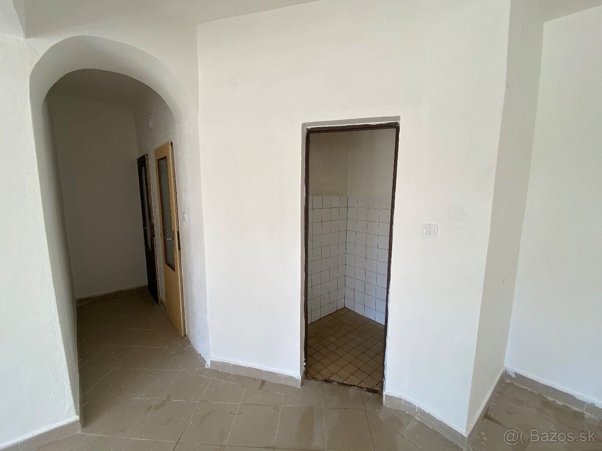 Obchodný priestor v Tornali - 7