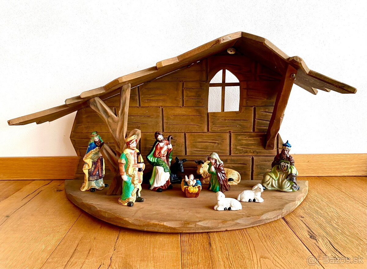 Starý velký krásný dřevěný betlém s osvětlením - 7