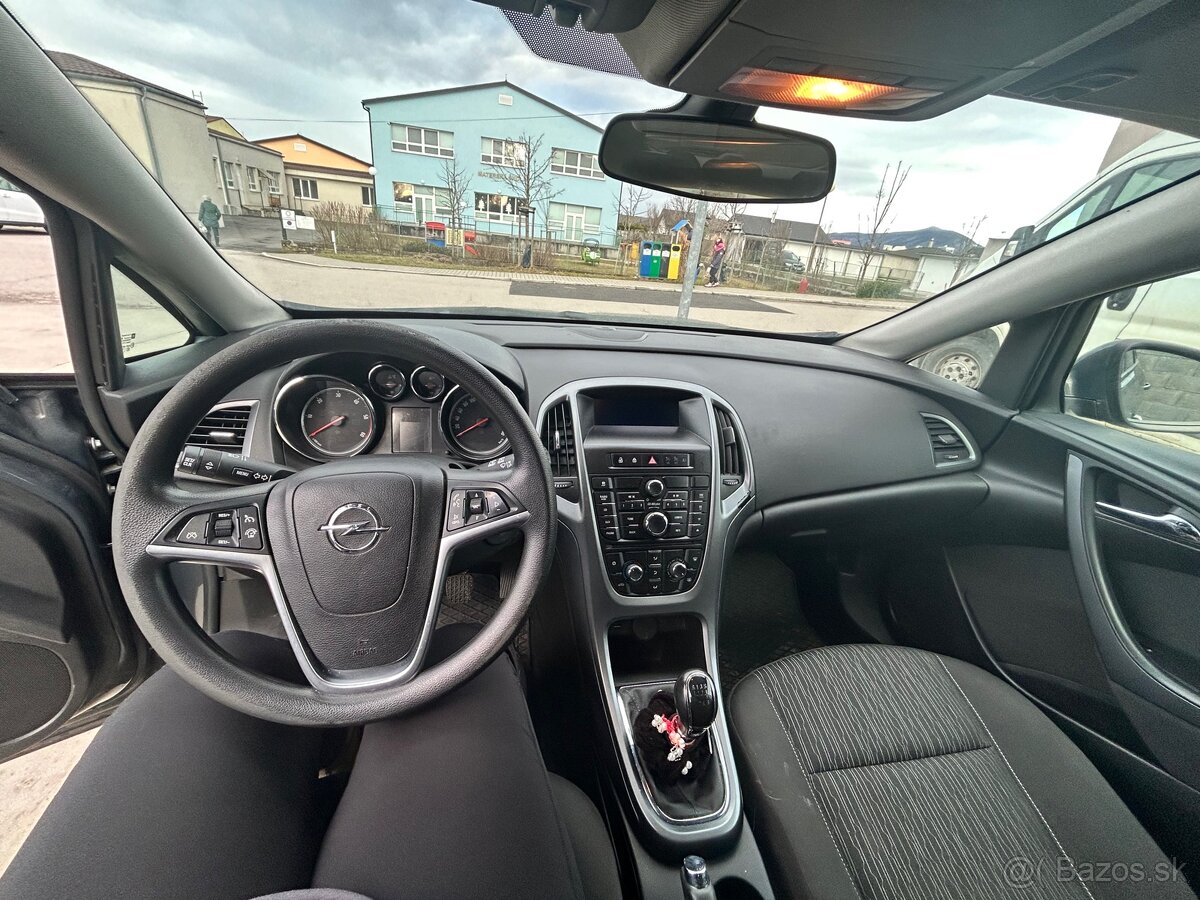 Predám Opel Astra Sports Tourer - 7