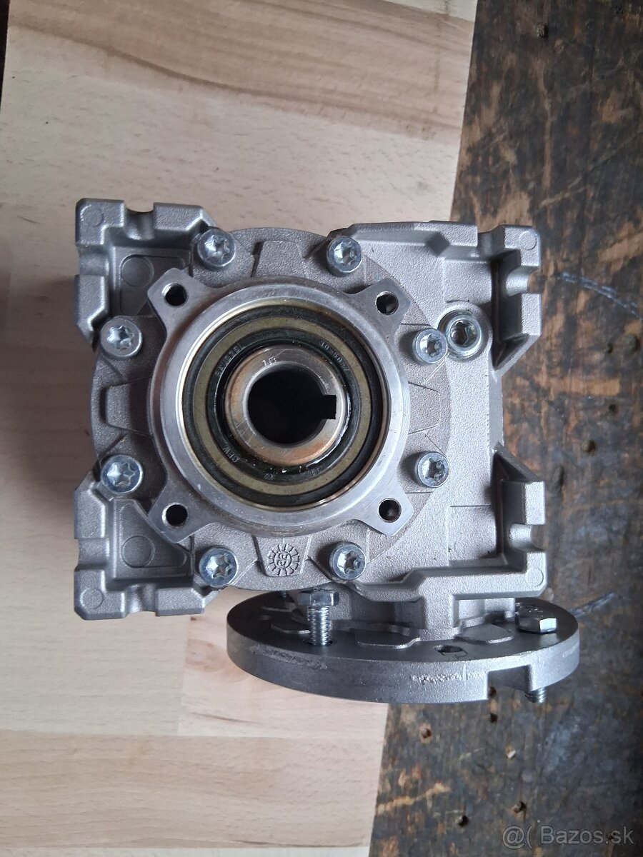 Elektromotor s prevodovkou - 7