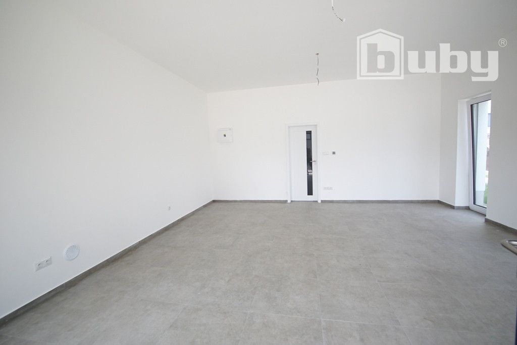 Na prenájom komerčný - nebytový priestor v novostavbe v Mart - 7