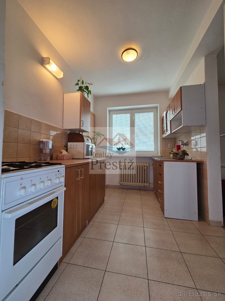 EXKLUZÍVNA PONUKA priestranný rodinný dom s garážou - 7