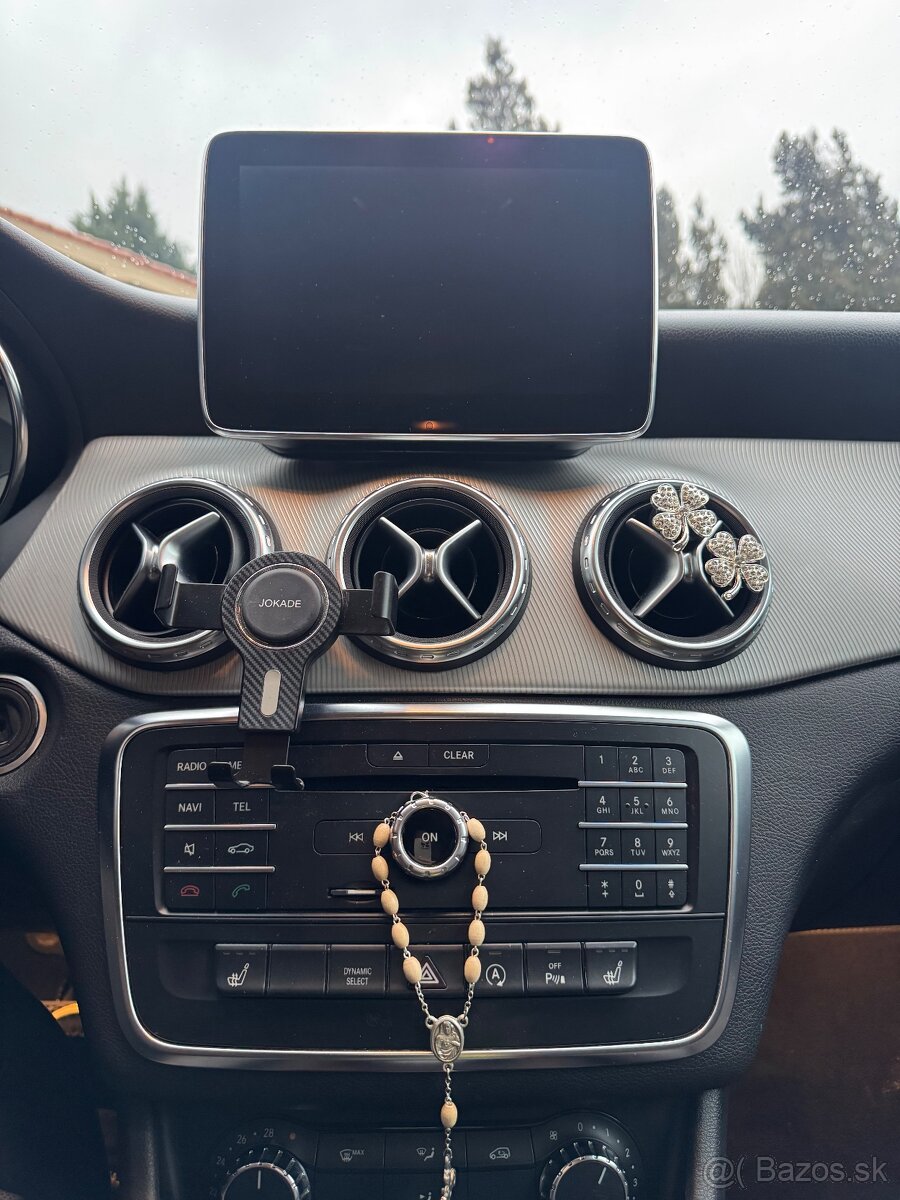 Mercedes-Benz GLA - 7