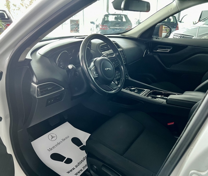 Jaguar F-Pace 2.0D 4x4 Automat, SK ŠPZ, Serv.kniha, AKCIA - 7