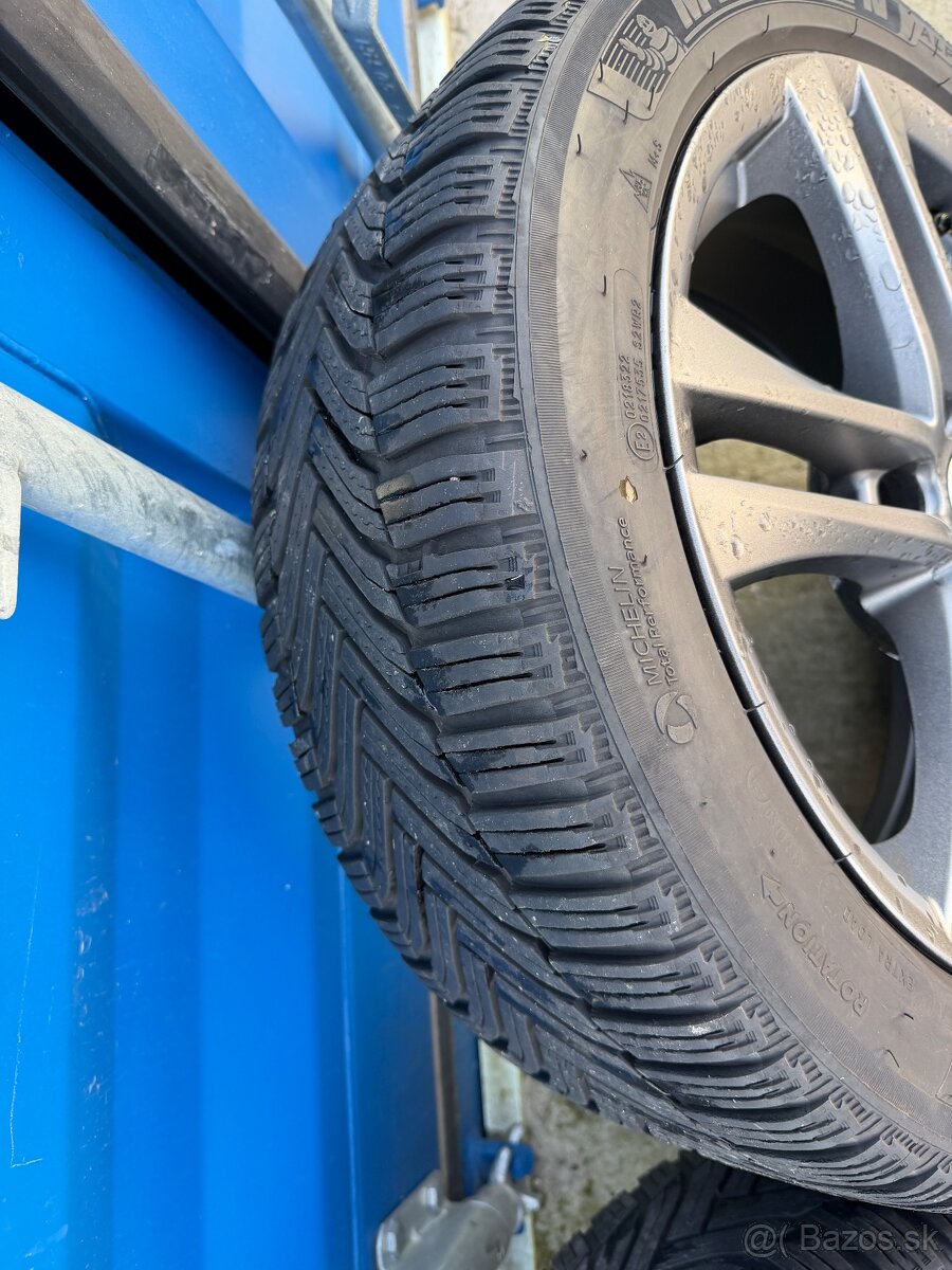 Zimna sada Škoda Octavia 205/50 R17 - Michelin Alpin 6 - 7