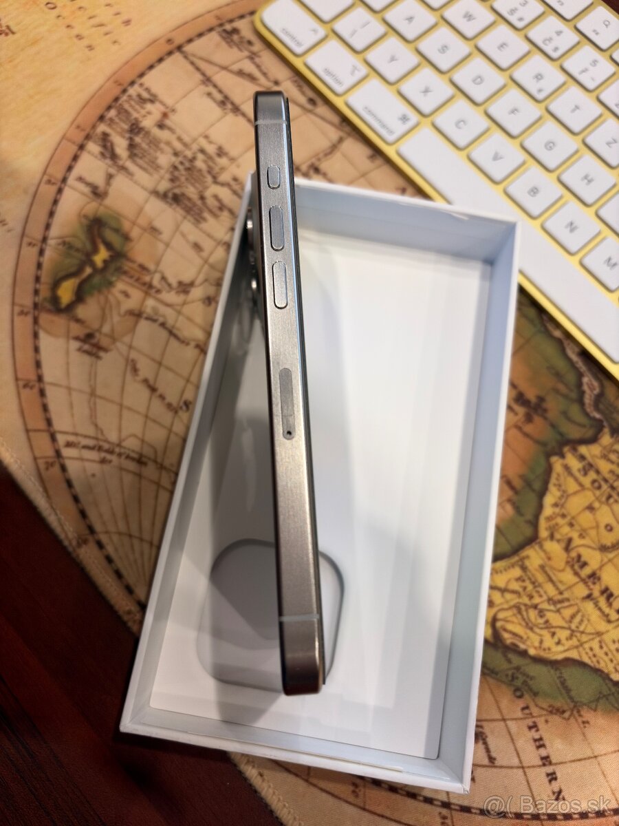 iPhone 15Pro 256GB White Titanium - 7