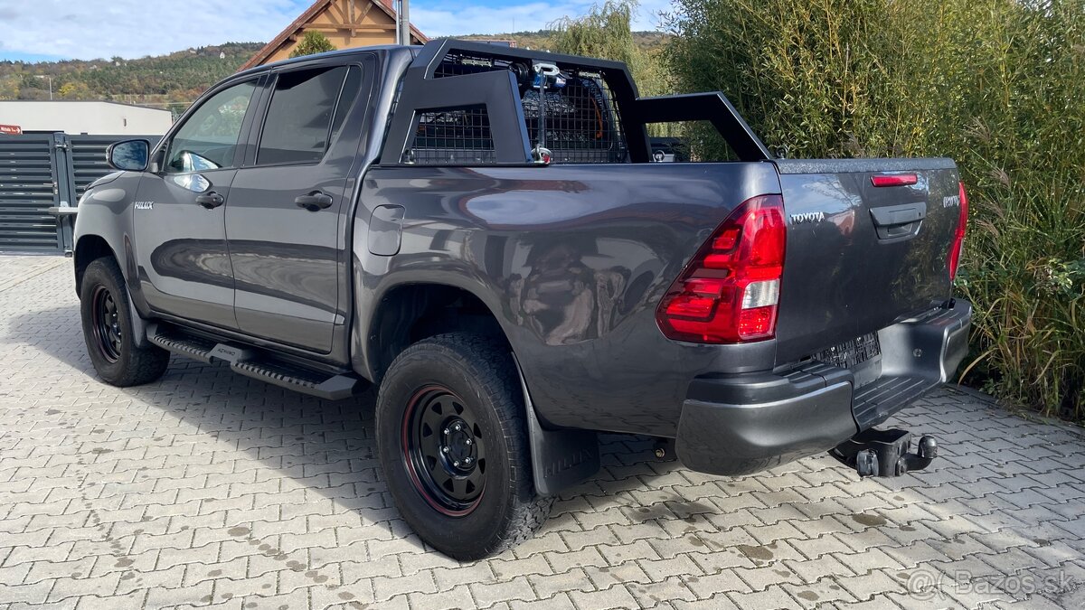 TOYOTA HILUX S NAVIJÁKOM - NA PREDAJ / NA SPLÁTKY - 7