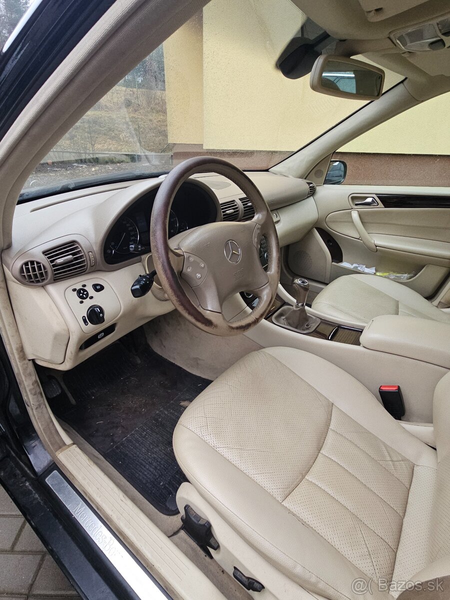 Mercedes Benz C trieda T 220 cdi Elegance - 7
