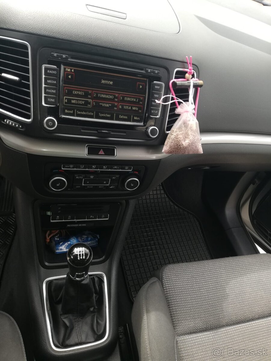 VW Sharan 2.0TDI - 7