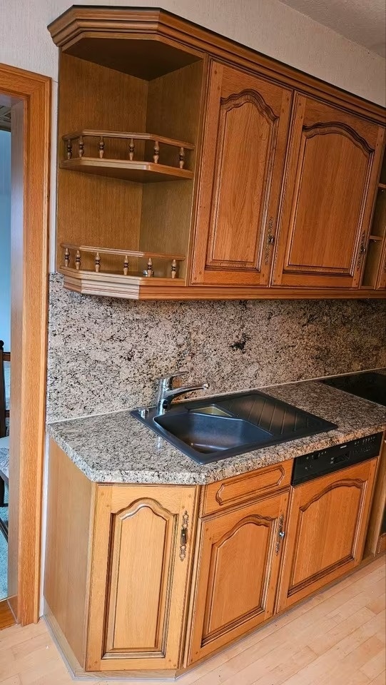 Masívna kuchynská linka z Nemecka so spotrebičmi - 7