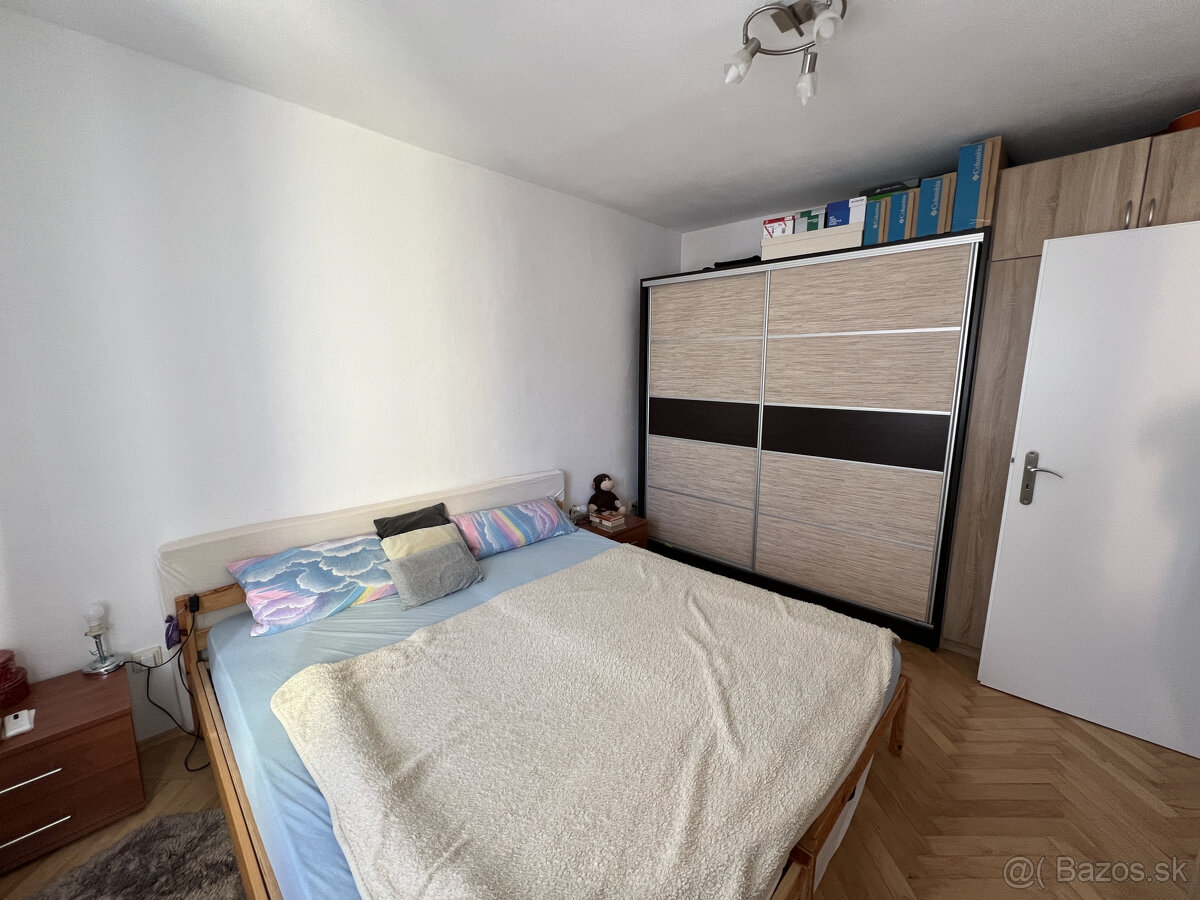 Na predaj 2 izbový útulný,zrekonštruovaný byt s balkónom a k - 7