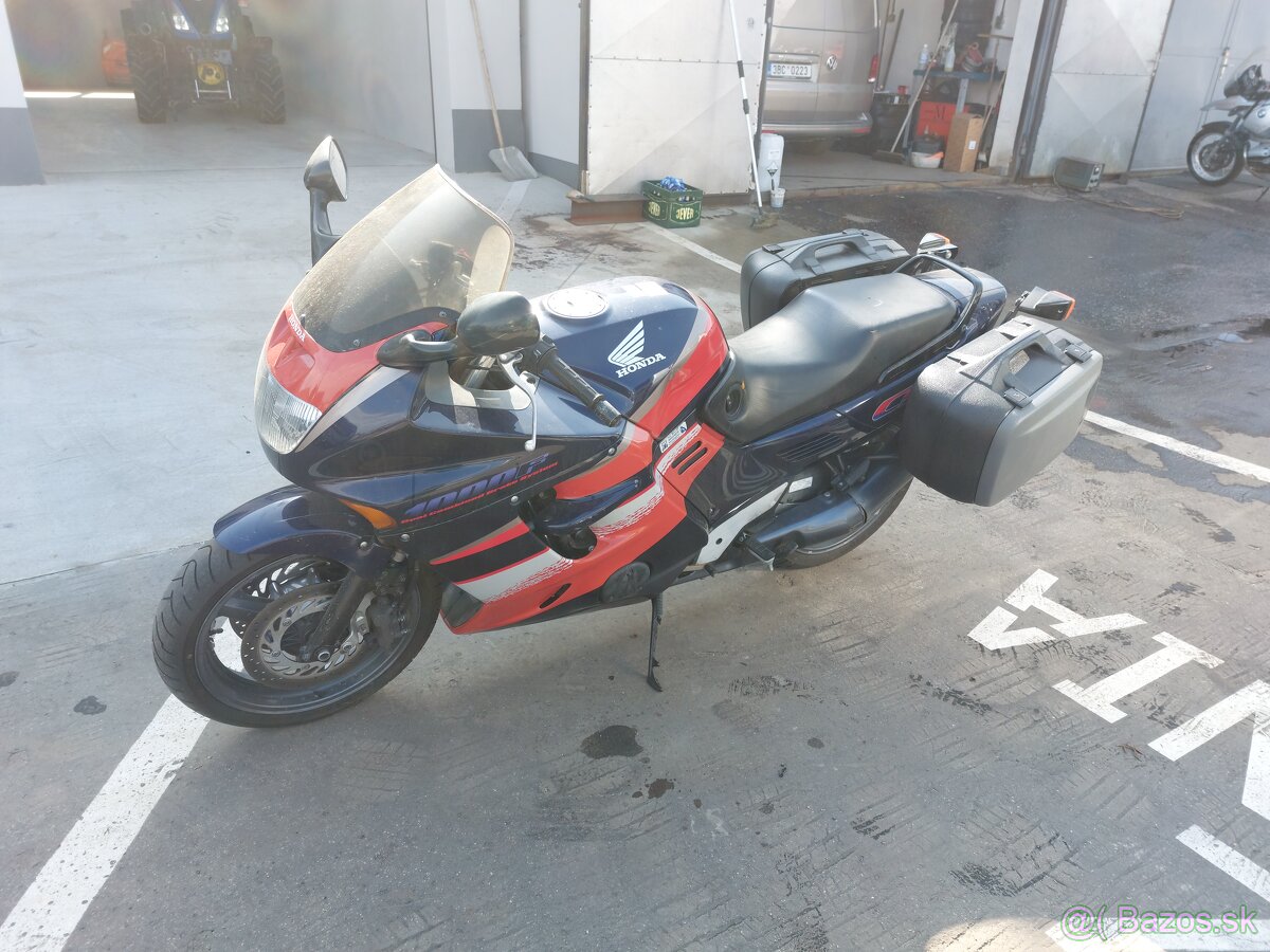 Honda CBR 1000F - 7