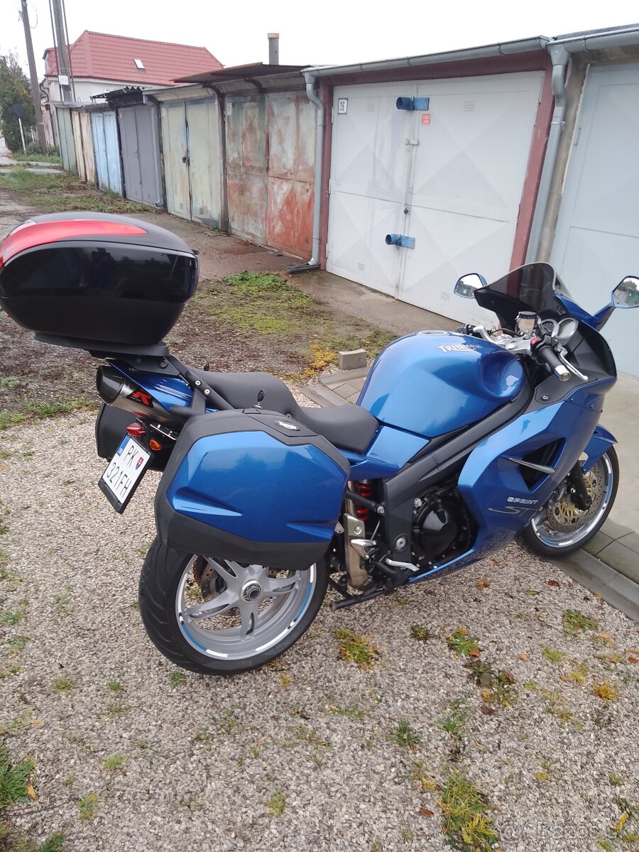 Triumph Sprint ST 1050 - 7
