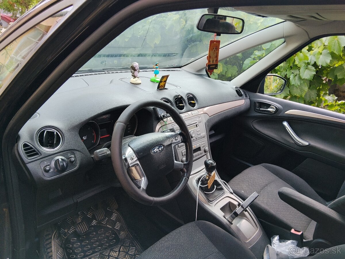 Predám Ford Galaxy - 7