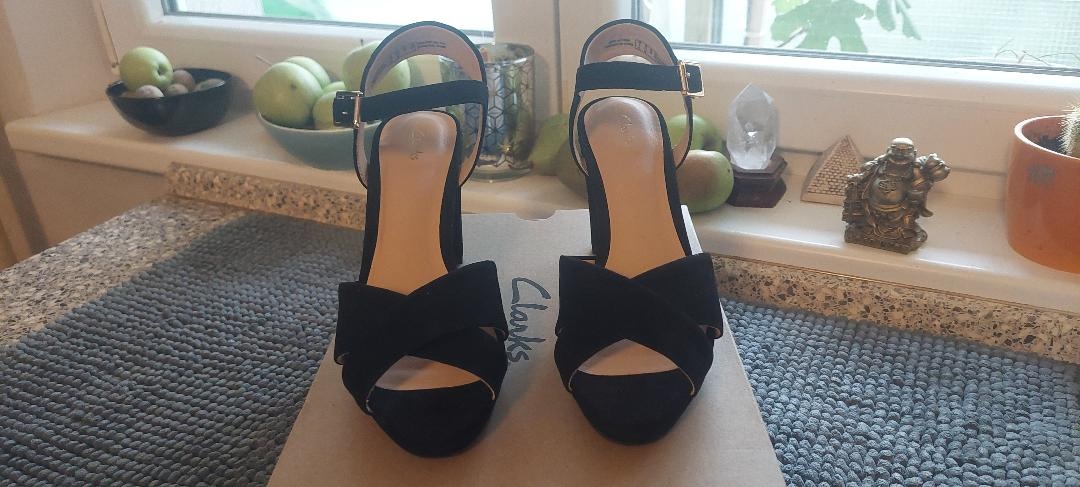 Clarks kožené sandále, PC 139,95 eura. veľ. 38 - 7