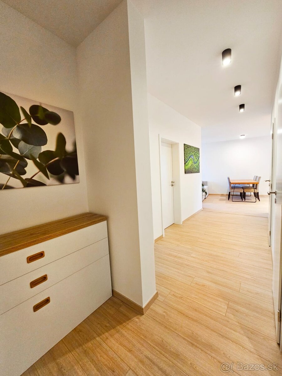 Prenájom 3 izbového bytu v novostavbe Petržalky - 7