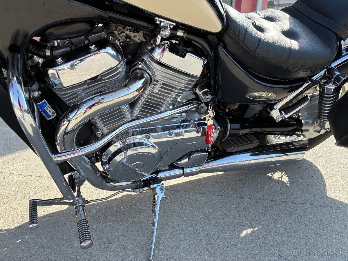 Suzuki VS800 Intruder - 7