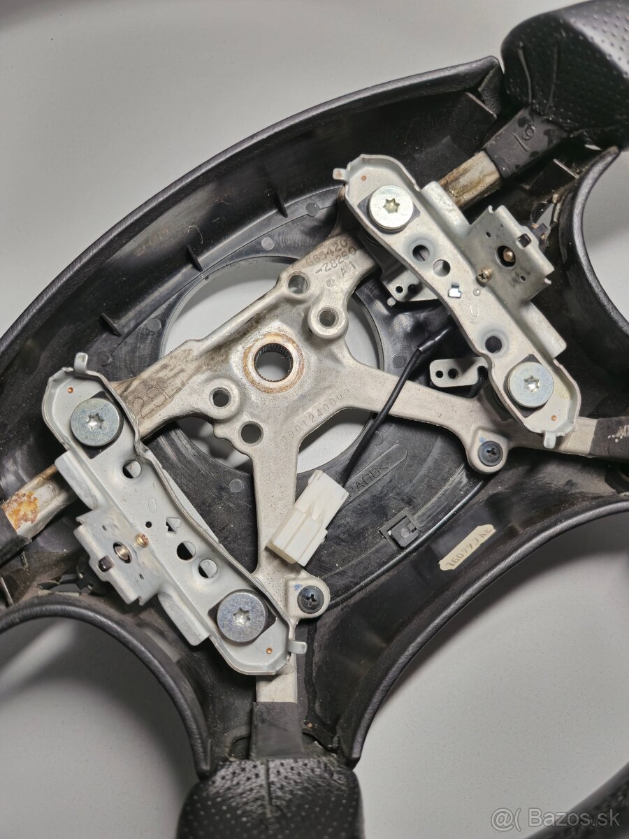 Kožený volant momo impreza forester wrx sti - 7