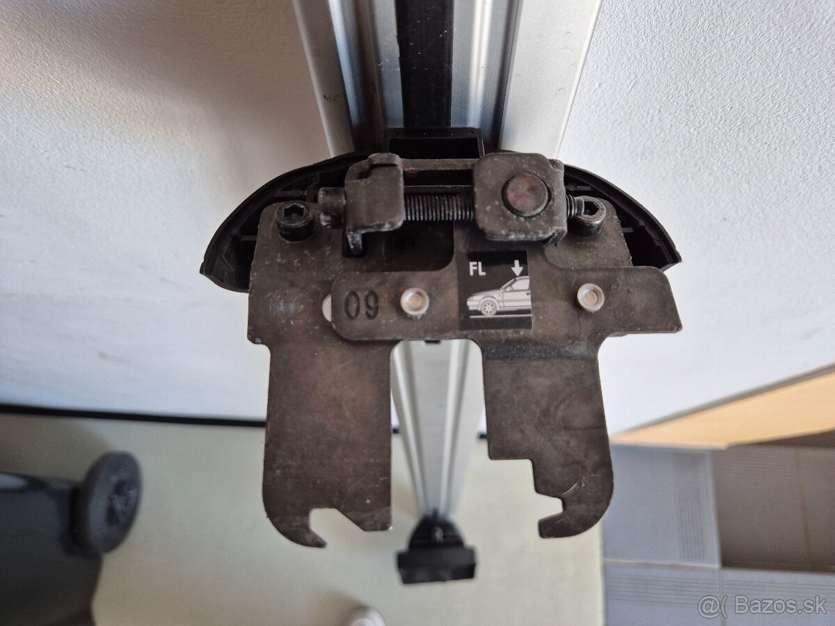 STREŠNÝ NOSIČ Thule na Chevrolet Orlando - 7