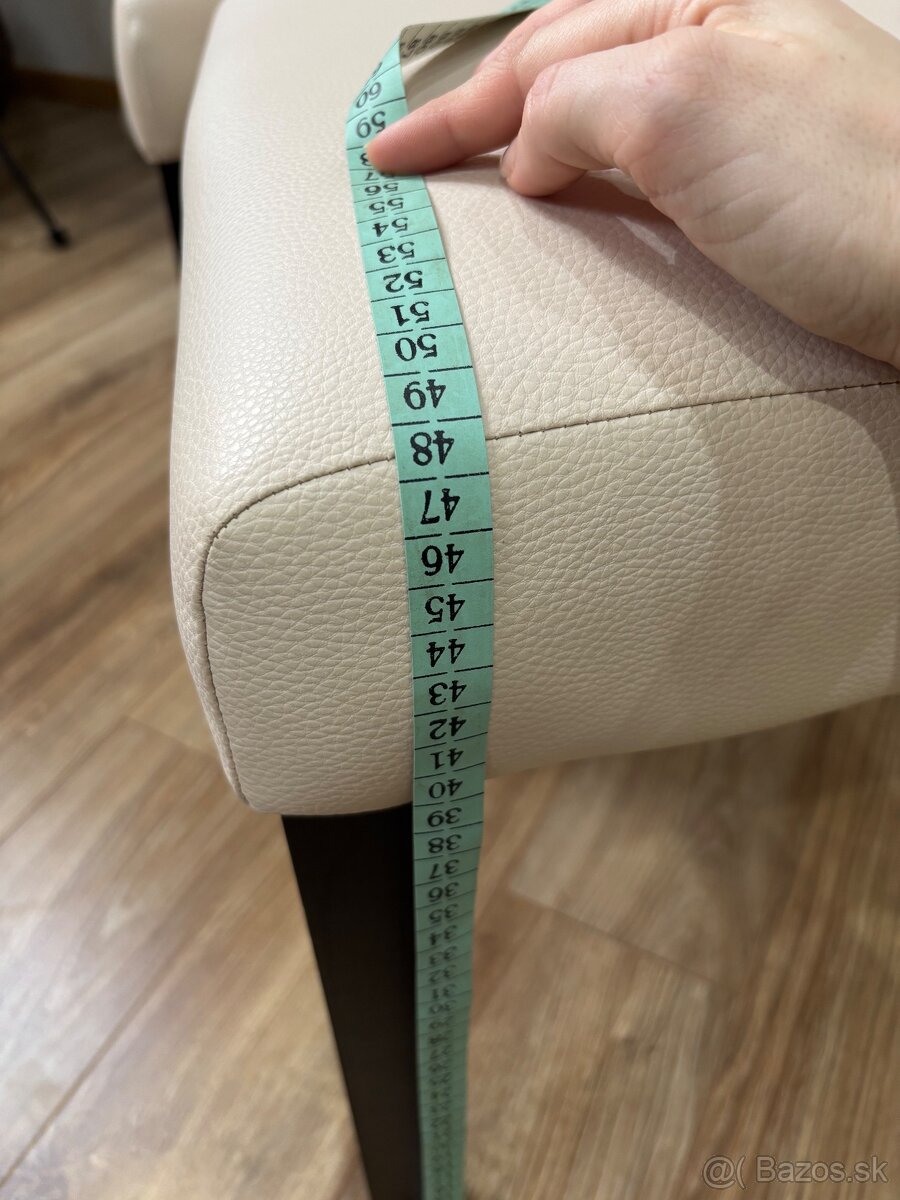 Stôl a stoličky - 7