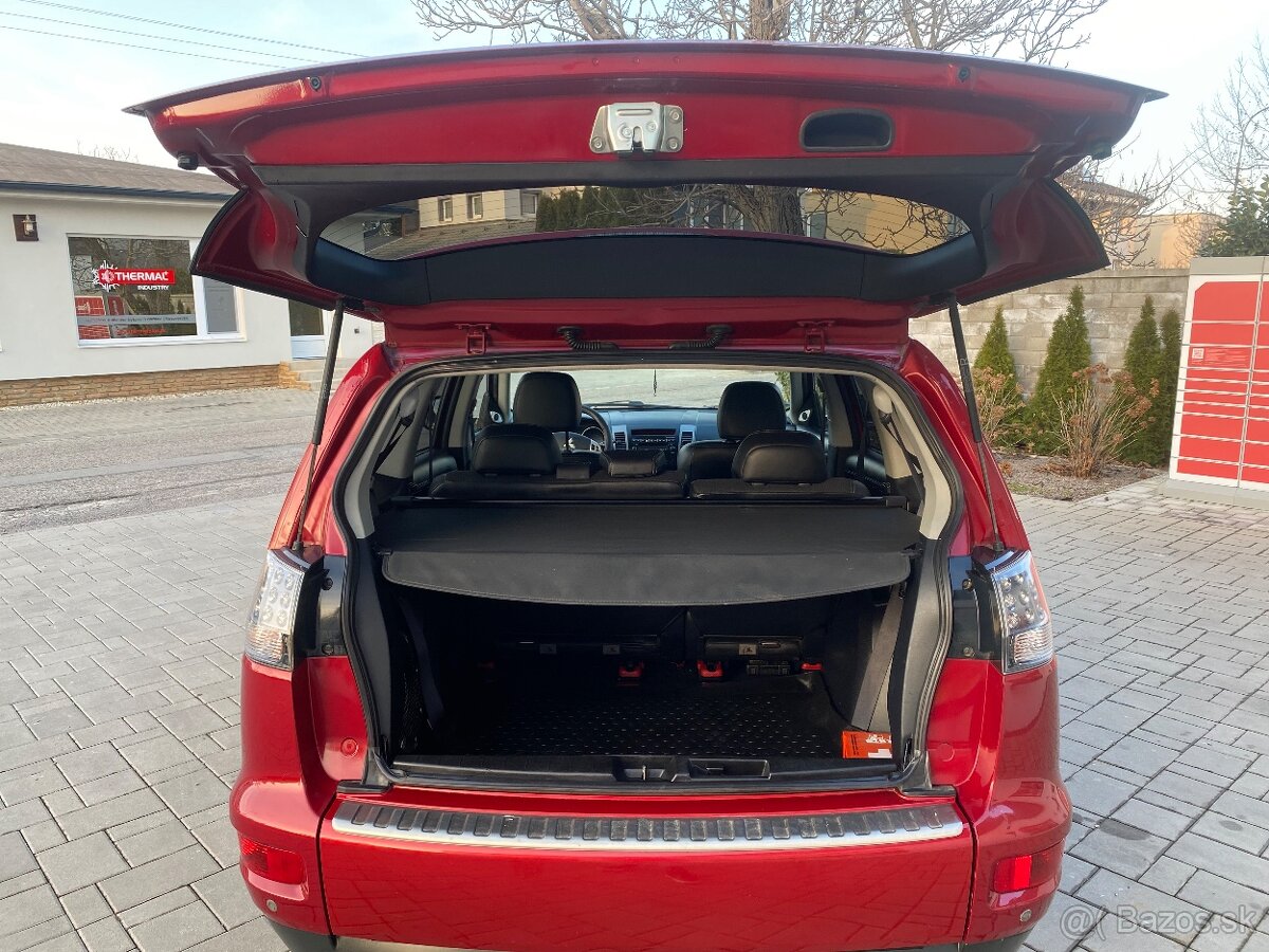 Predám Mitsubishi Outlander 2.2DID 103kw r.v 2010 - 7