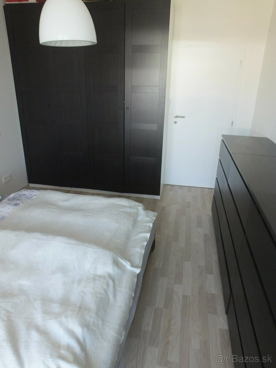 PRENÁJOM – priestranný 2 iz byt v Petržalke s parkingom - 7